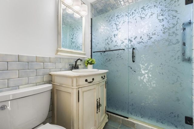 51 Himoor Cir, Randolph, MA 02368