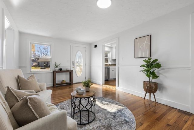 51 Himoor Cir, Randolph, MA 02368