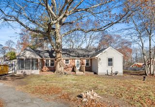51 Himoor Cir, Randolph, MA 02368