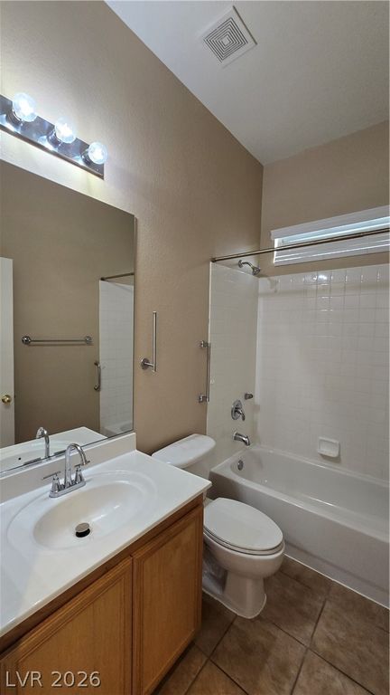 Image 13 of property listing at 10403 Adams Chase Street, Las Vegas, NV 89183