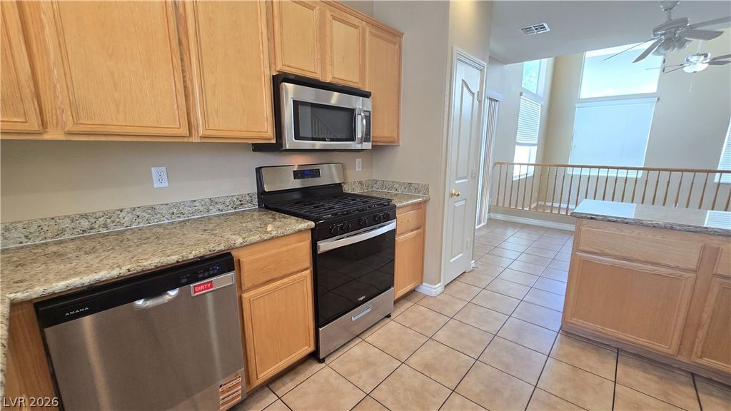 Image 7 of property listing at 10403 Adams Chase Street, Las Vegas, NV 89183