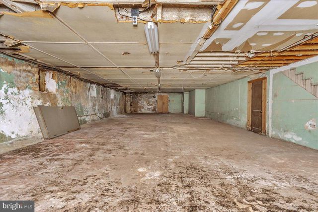 16 W FRANKLIN ST, Hagerstown, MD 21740