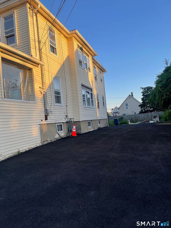 194 Adams Street, Bridgeport, CT 06607