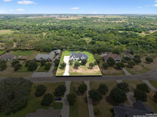 177 E Short Meadow Dr, Lytle, TX 78052