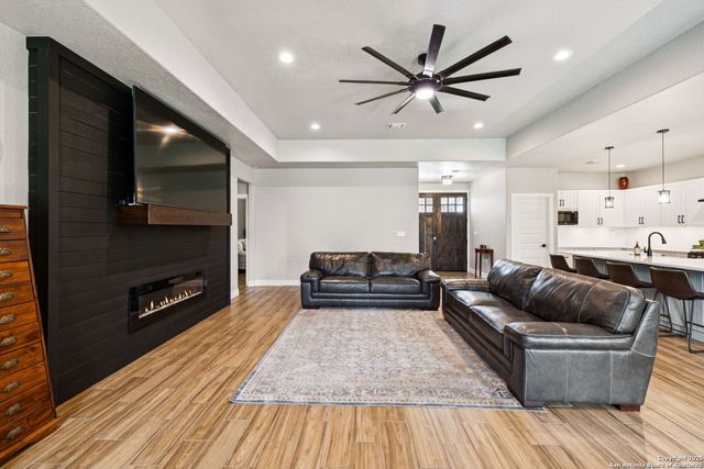177 E Short Meadow Dr, Lytle, TX 78052