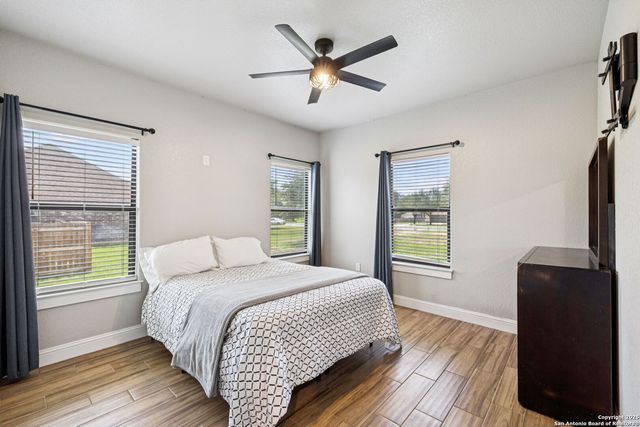 177 E Short Meadow Dr, Lytle, TX 78052