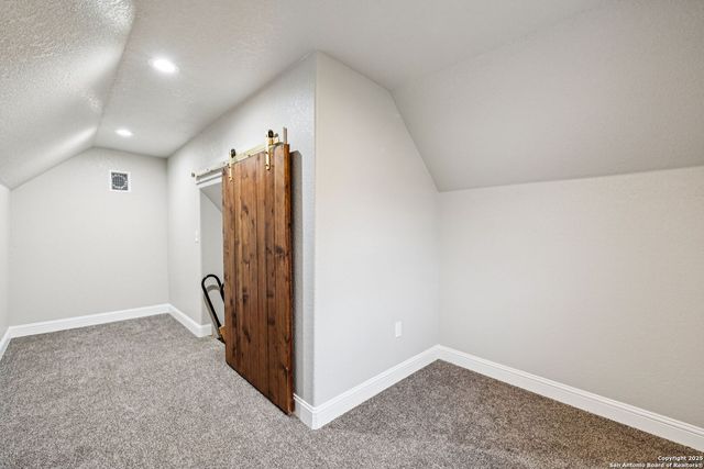 177 E Short Meadow Dr, Lytle, TX 78052