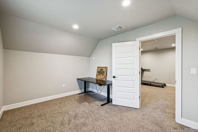 177 E Short Meadow Dr, Lytle, TX 78052