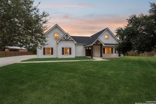 177 E Short Meadow Dr, Lytle, TX 78052