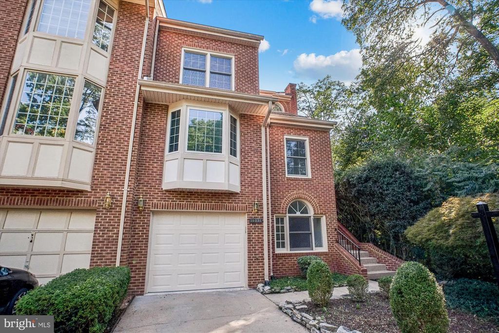 10231 ASPEN WILLOW DR, Fairfax, VA 22032