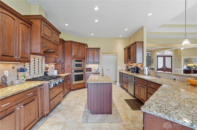 2178 Annandale Place, Beavercreek Twp, OH 45385