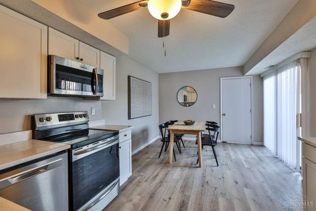 10 Woodside Court, Springdale, OH 45246