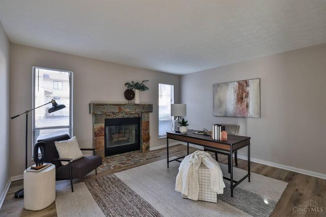 10 Woodside Court, Springdale, OH 45246