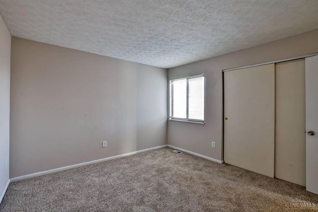 10 Woodside Court, Springdale, OH 45246