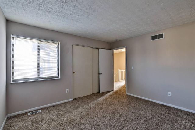 10 Woodside Court, Springdale, OH 45246