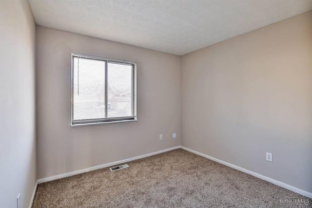 10 Woodside Court, Springdale, OH 45246