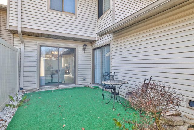 10 Woodside Court, Springdale, OH 45246