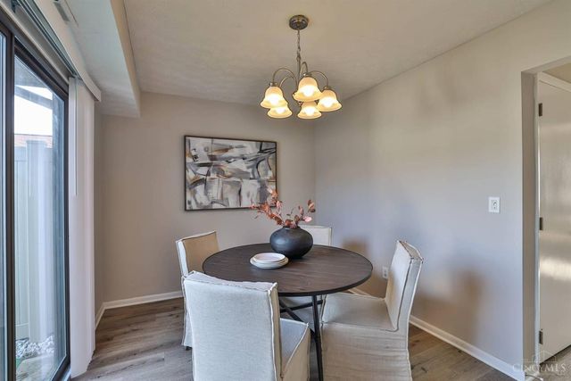 10 Woodside Court, Springdale, OH 45246