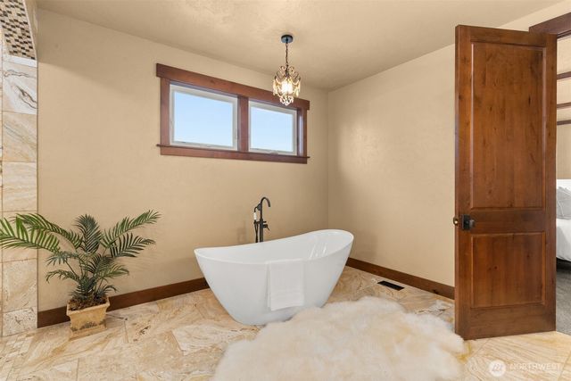 140 Saley Lane, Centralia, WA 98531