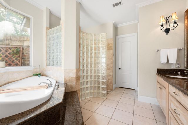 6204 Toscana Circle, Fort Worth, TX 76140