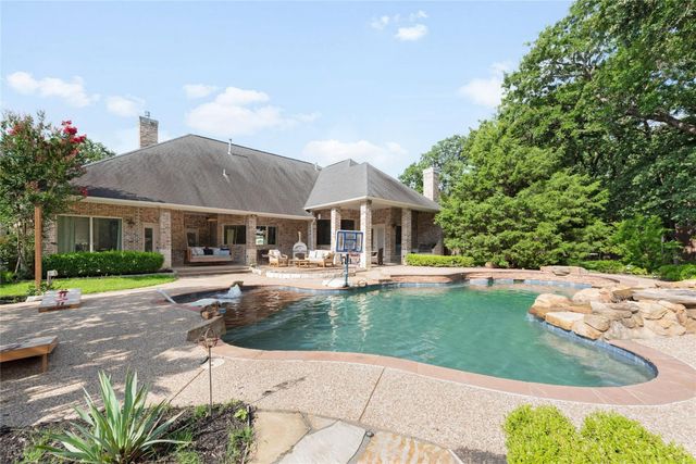 6204 Toscana Circle, Fort Worth, TX 76140