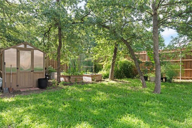 6204 Toscana Circle, Fort Worth, TX 76140
