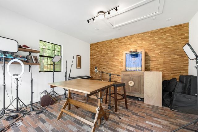 6204 Toscana Circle, Fort Worth, TX 76140