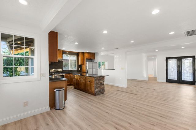 14125 Ward Ave, Patterson, CA 95363