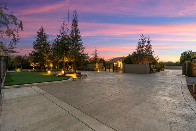 14125 Ward Ave, Patterson, CA 95363