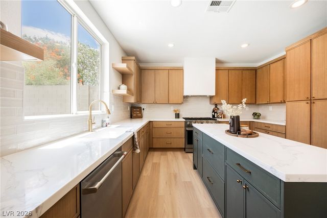 9369 Thunder Basin Avenue, Las Vegas, NV 89149