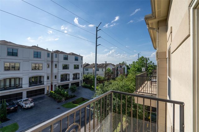 5801 Winsome Lane 303, Houston, TX 77057