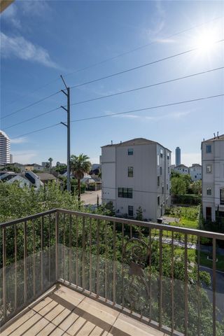 5801 Winsome Lane 303, Houston, TX 77057