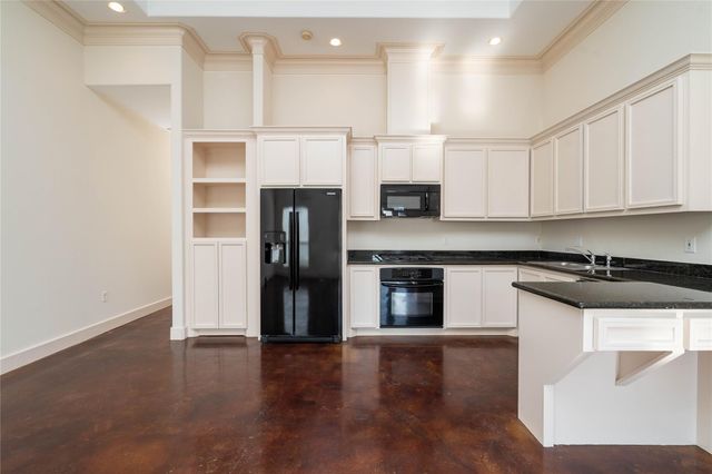 5801 Winsome Lane 303, Houston, TX 77057