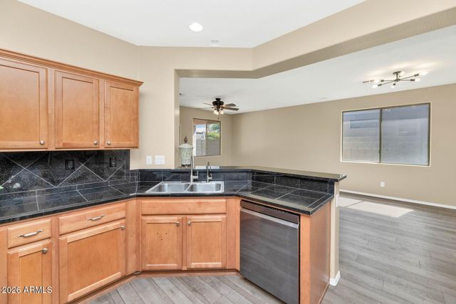 39512 N PRAIRIE Lane, Anthem, AZ 85086