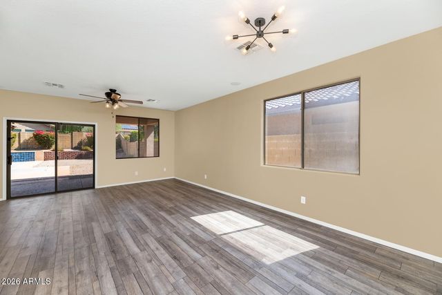 39512 N PRAIRIE Lane, Anthem, AZ 85086