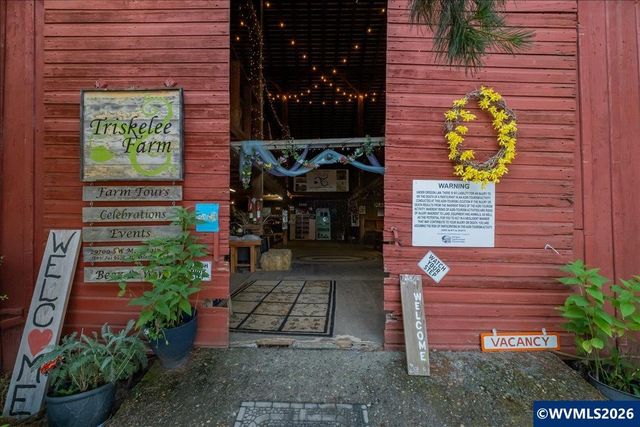 29700 SW Mountain Rd, West Linn, OR 97068