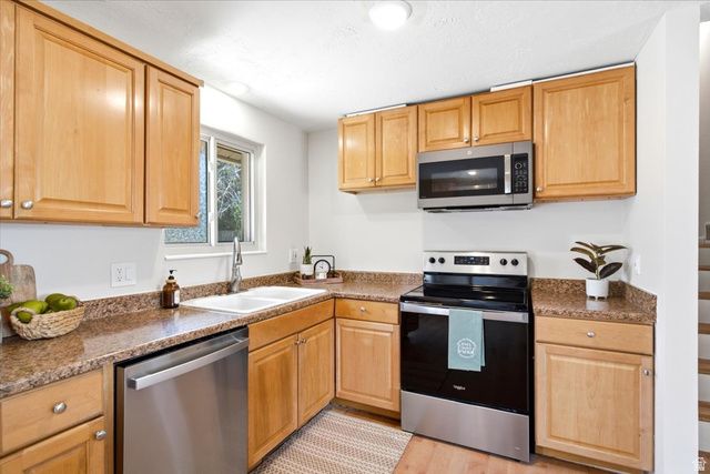 5826 S VILLAGE WAY, South Ogden, UT 84403