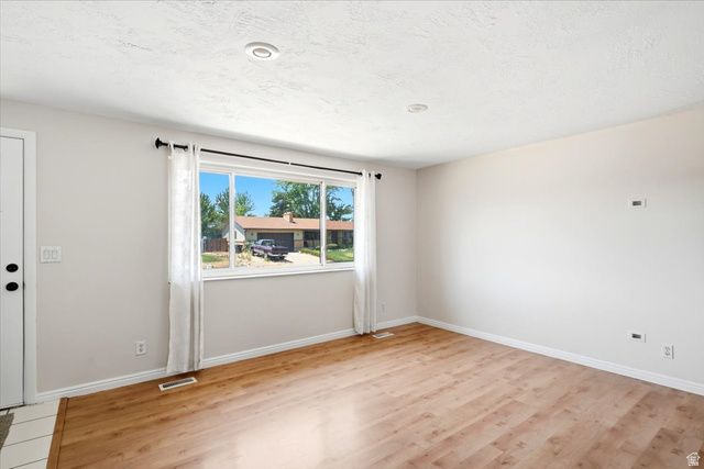 5826 S VILLAGE WAY, South Ogden, UT 84403