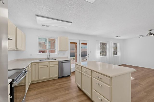 6113 Wildflower Pass NE, Rio Rancho, NM 87144