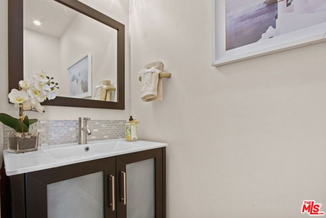 9509 Cresta Drive, Los Angeles, CA 90035