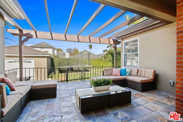 9509 Cresta Drive, Los Angeles, CA 90035