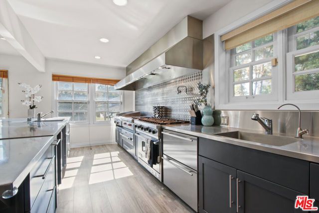 9509 Cresta Drive, Los Angeles, CA 90035