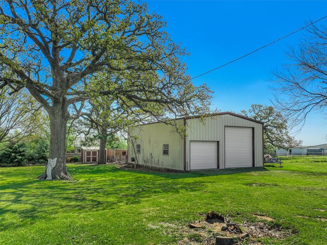62 Sanders Road, Whitesboro, TX 76273