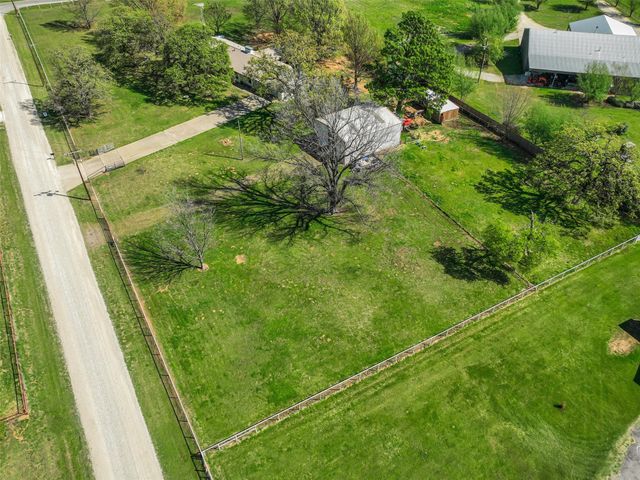 62 Sanders Road, Whitesboro, TX 76273