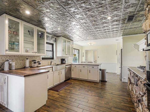 62 Sanders Road, Whitesboro, TX 76273