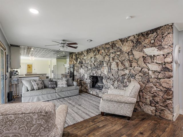 62 Sanders Road, Whitesboro, TX 76273