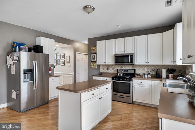 14 GLEN BURNIE DR, Sicklerville, NJ 08081