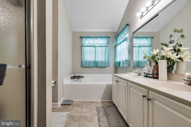 14 GLEN BURNIE DR, Sicklerville, NJ 08081