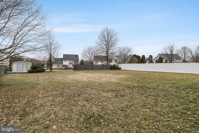 14 GLEN BURNIE DR, Sicklerville, NJ 08081