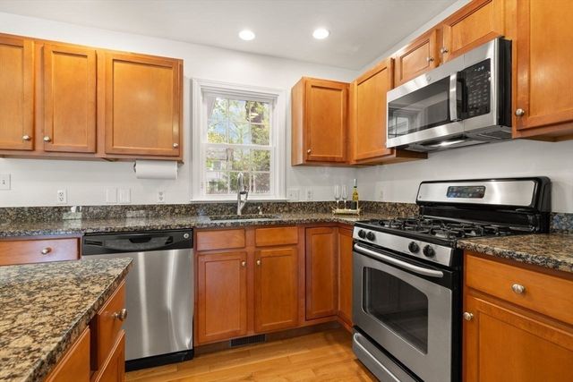 39 Brewster Rd 39, Stoughton, MA 02072